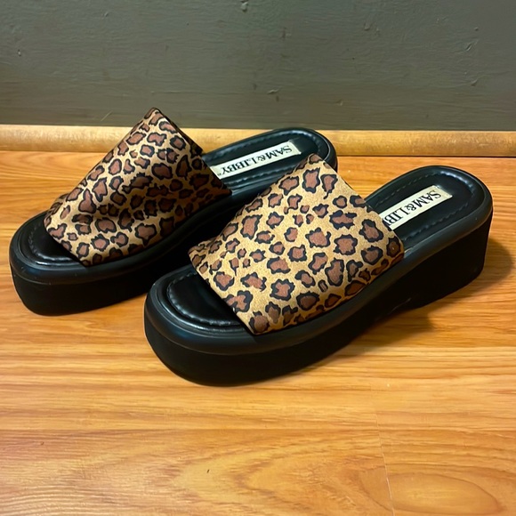 SAM & LIBBY CHEETAH PRINT WEDGES SIZE 7 - Picture 2 of 4